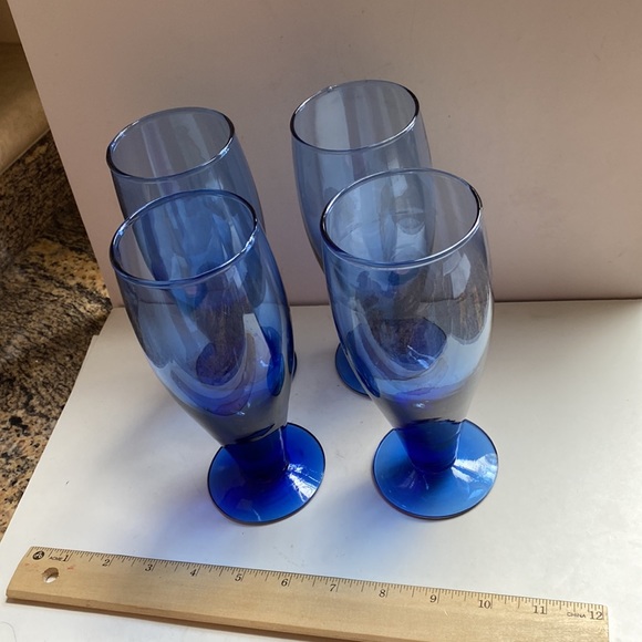 Set of 4 cobalt Blue footed drinking glasses - Picture 9 of 9